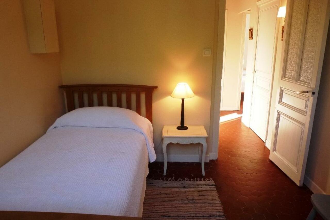 Apartment Charming 2 Bed With Balcony Located In Old Town Easy Walk To The Palais And Beaches 120 Cannes