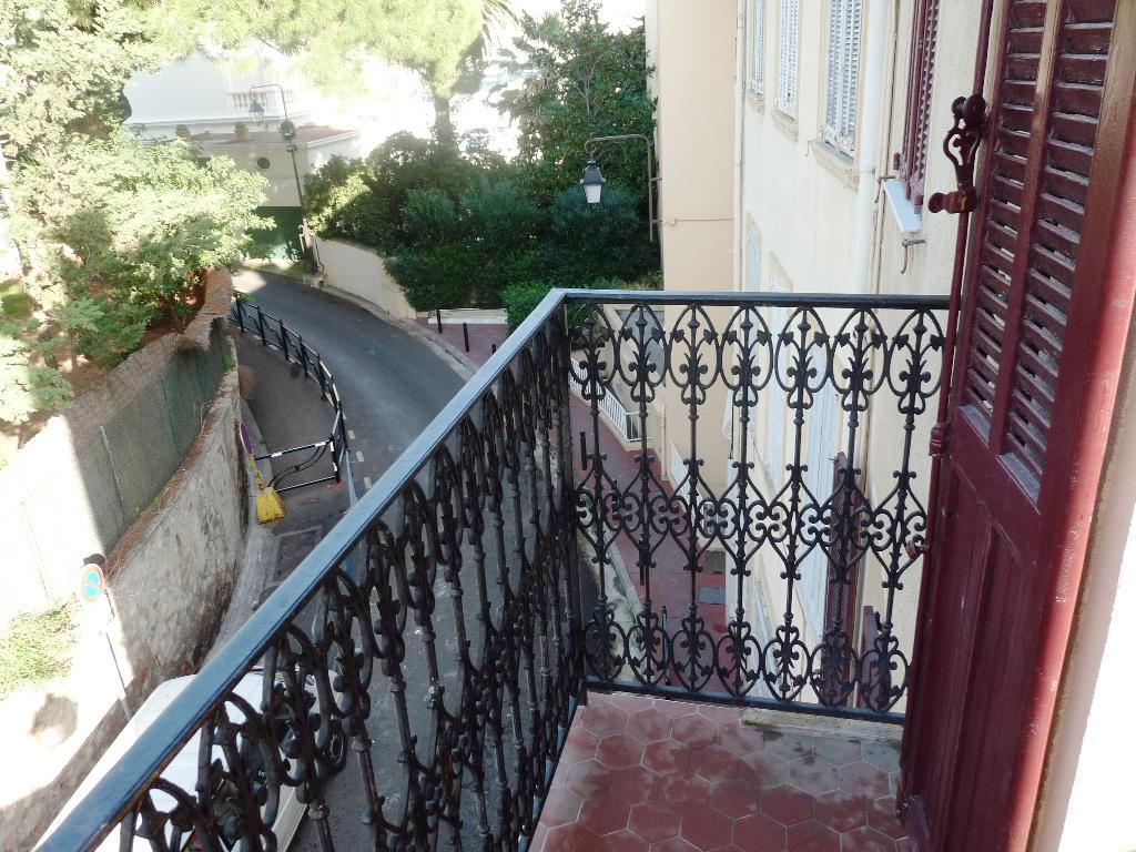 Apartment Charming 2 Bed With Balcony Located In Old Town Easy Walk To The Palais And Beaches 120
