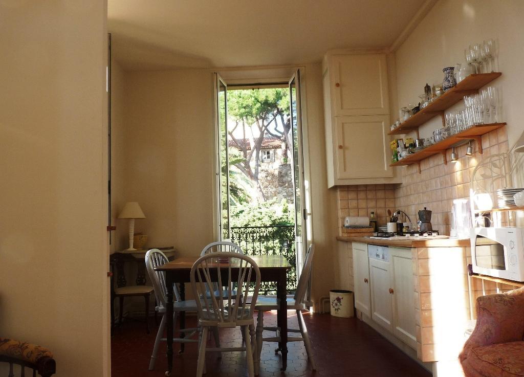 Apartment Charming 2 Bed With Balcony Located In Old Town Easy Walk To The Palais And Beaches 120 *