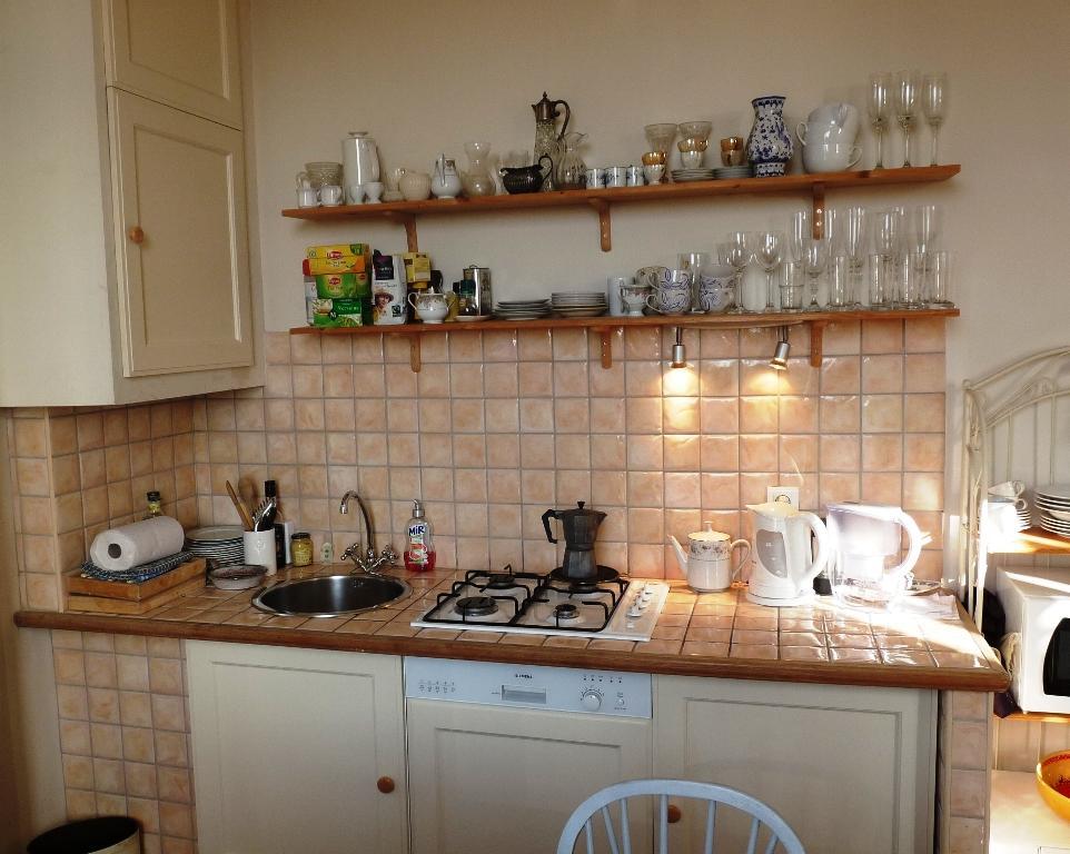 Apartment Charming 2 Bed With Balcony Located In Old Town Easy Walk To The Palais And Beaches 120 Cannes