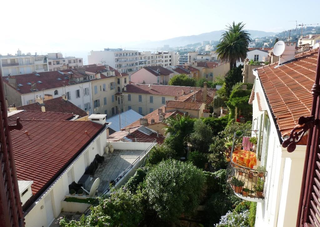 Charming 2 Bed With Balcony Located In Old Town Easy Walk To The Palais And Beaches 120 * Cannes