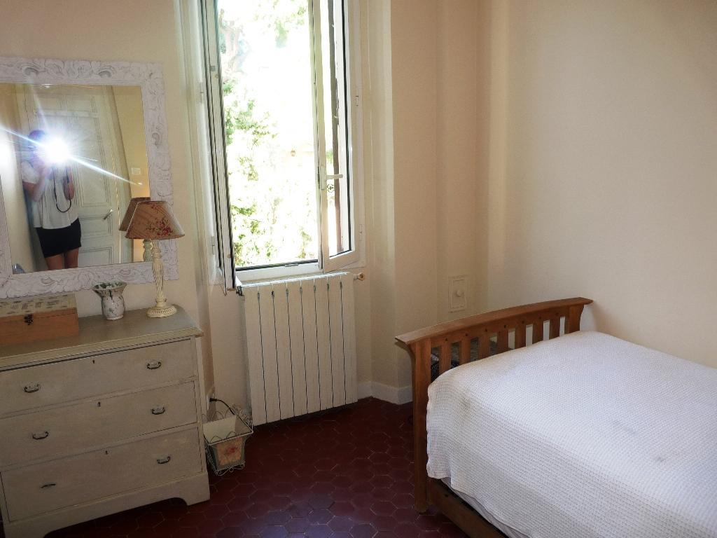Charming 2 Bed With Balcony Located In Old Town Easy Walk To The Palais And Beaches 120 Cannes