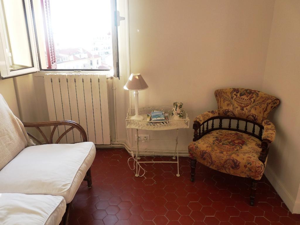 Apartment Charming 2 Bed With Balcony Located In Old Town Easy Walk To The Palais And Beaches 120 *