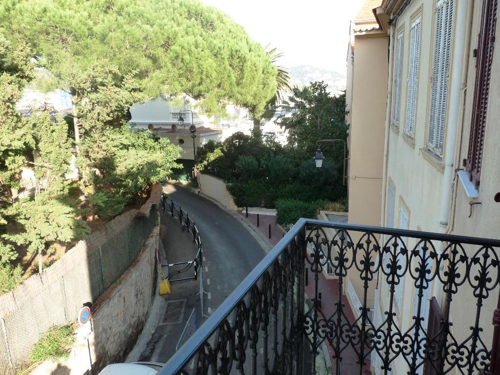 Charming 2 Bed With Balcony Located In Old Town Easy Walk To The Palais And Beaches 120 Apartment Cannes