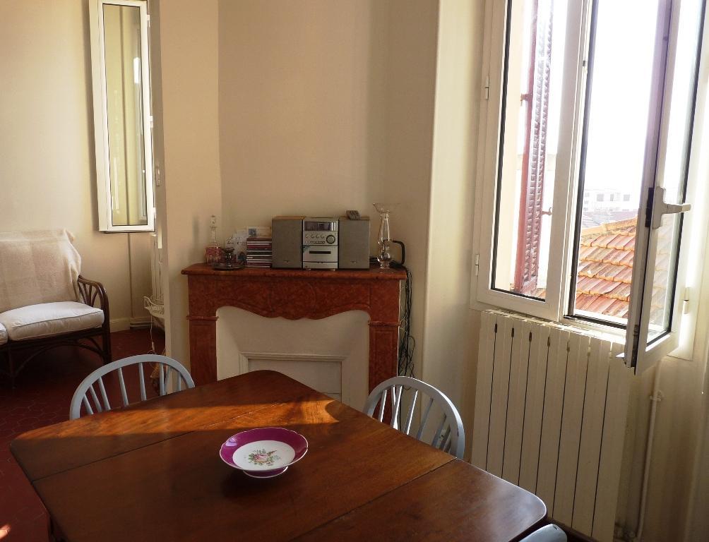 Charming 2 Bed With Balcony Located In Old Town Easy Walk To The Palais And Beaches 120 Apartment *