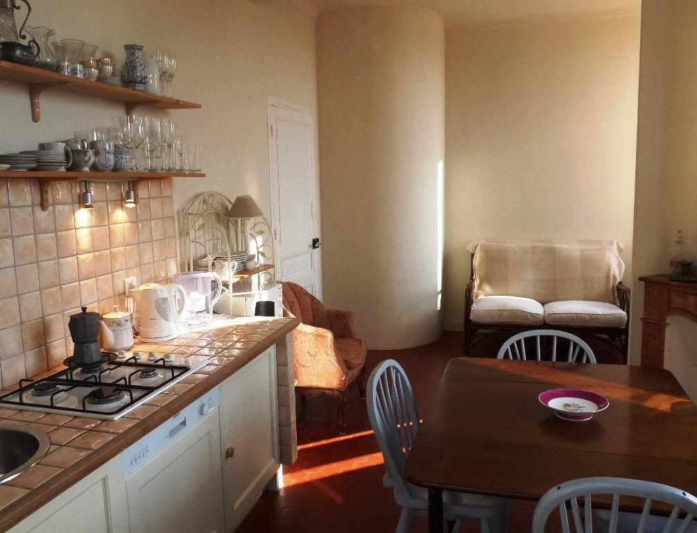 Apartment Charming 2 Bed With Balcony Located In Old Town Easy Walk To The Palais And Beaches 120