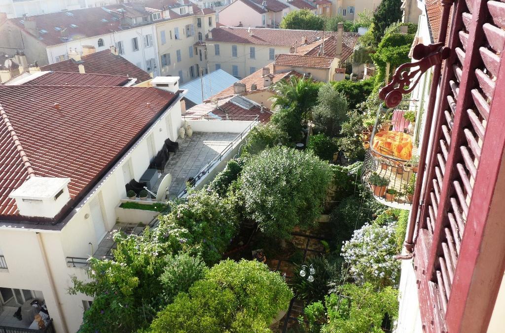 Charming 2 Bed With Balcony Located In Old Town Easy Walk To The Palais And Beaches 120 * Cannes
